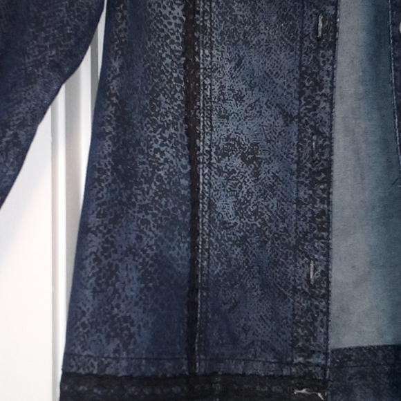 New Direction Snake Pattern Jean Jacket - Picture 3 of 7